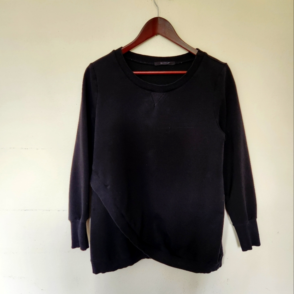 9 Fashion Maternity and Nursing Sweatshirt With Crossover Design *flaw in fabric